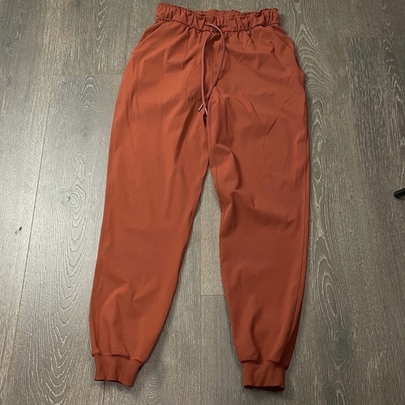 Lululemon Keep Moving Jogger | Size 2 - Picture 4 of 6